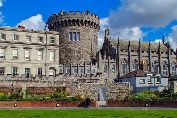 St Patrick's Cathedral, Book of Kells and Dublin Castle Tour - Optional Guinness Storehouse upgrade