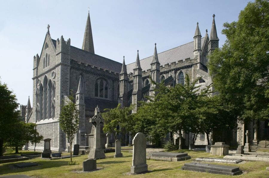 St Patrick's Cathedral: Self-Guided Cathedral Admission - The 39 scenes in Saint Patrick’s stained glass