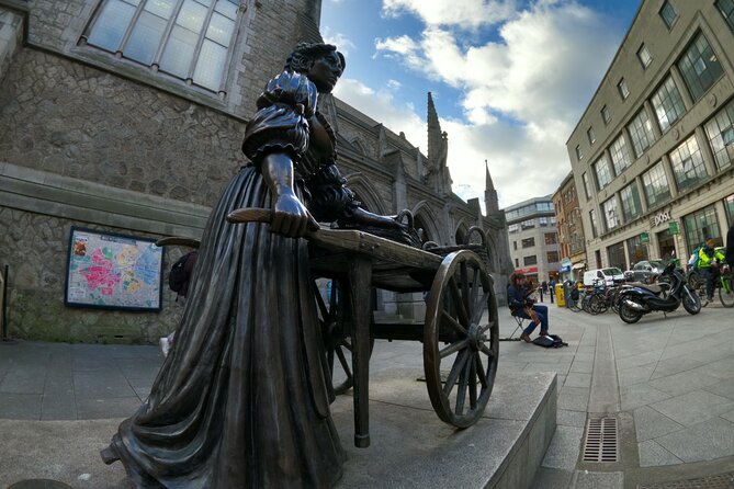 The Dublin Private Walking Tour - St. Stephen’s Green and the city’s breathing space