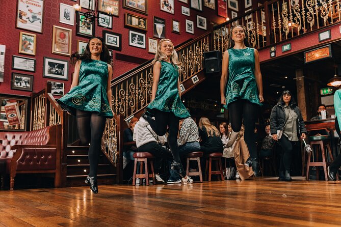 The Irish Dance Party in Dublin - The music and the short dance performances