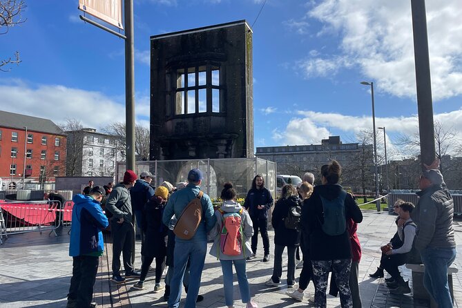 The Welcome to Galway Walking Tour - Oscar Wilde and Eduard Vilde in the city centre